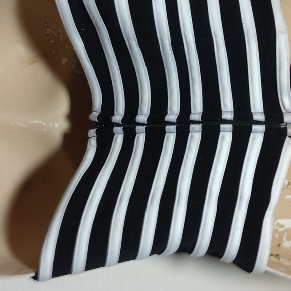 JS COLLECTIONS BLACK AND WHITE STRIPE HALTER TOP - Picture 3 of 7